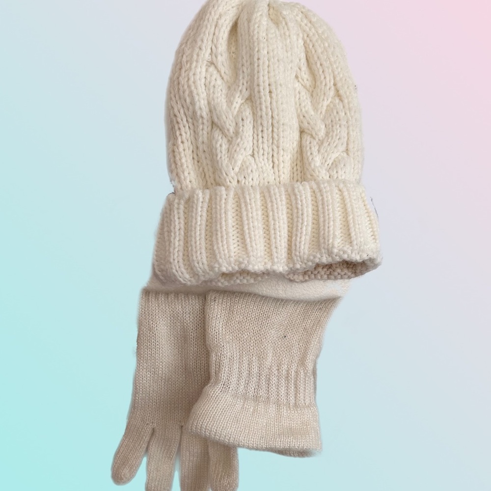White Beanie & Gloves